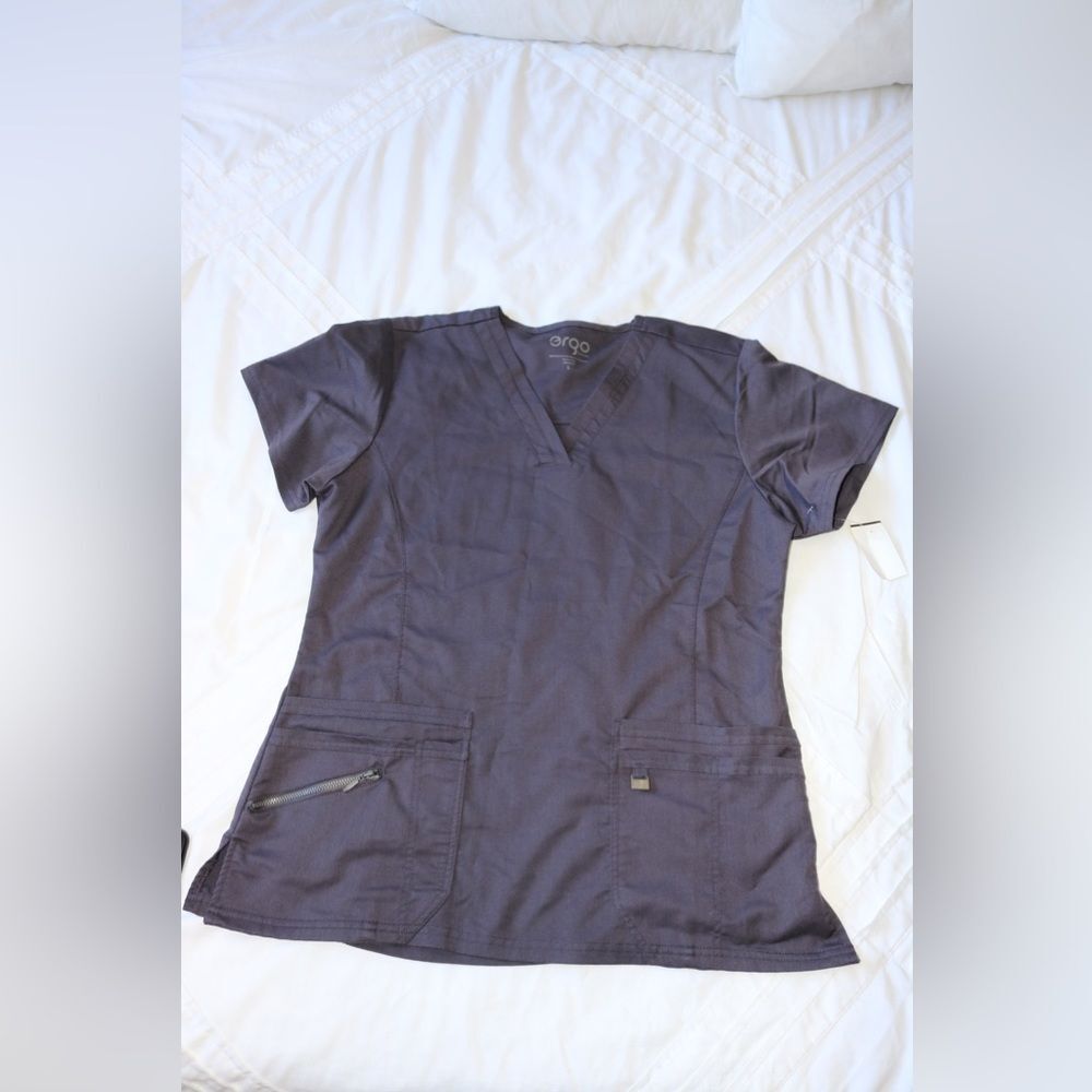 Ergo 2.0 Women’s Scrub GreyTop Medium – Comfortable Medical Uniform Shirt